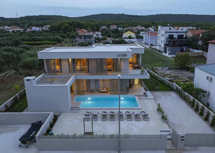 La Casa فيلة