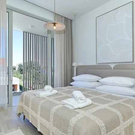 Villa Lc *