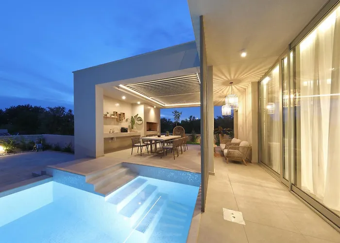 La Casa فيلة بيبينيا