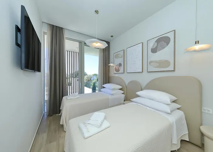 La Casa بيبينيا